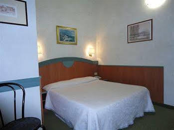 B&B Villa Primavera ปิซา ภายนอก รูปภาพ