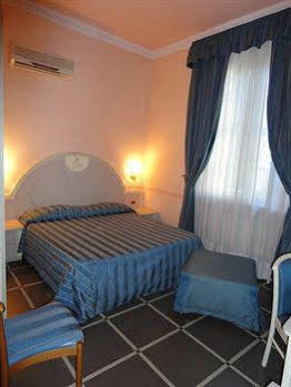 B&B Villa Primavera ปิซา ภายนอก รูปภาพ